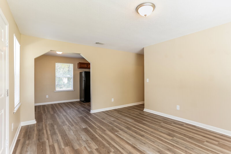 1,265/Mo, 5339 Newcombe Rd Jacksonville, FL 32209 Living Room View 2