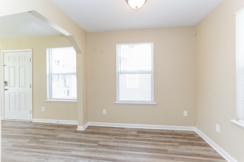 1,265/Mo, 5339 Newcombe Rd Jacksonville, FL 32209 Dining Room View 2