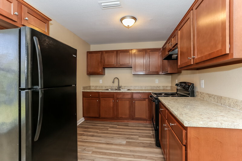 1,265/Mo, 5339 Newcombe Rd Jacksonville, FL 32209 Kitchen View 2