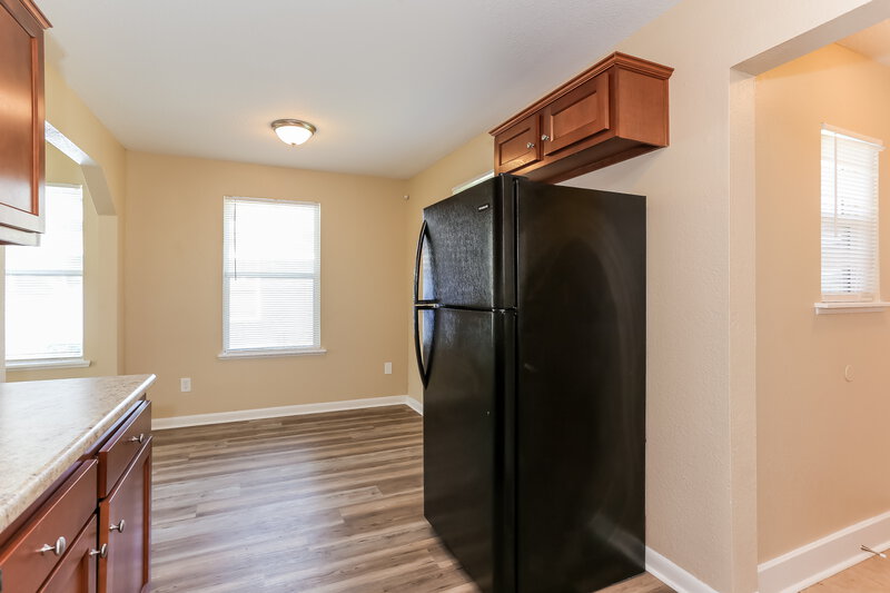 1,265/Mo, 5339 Newcombe Rd Jacksonville, FL 32209 Kitchen View 3