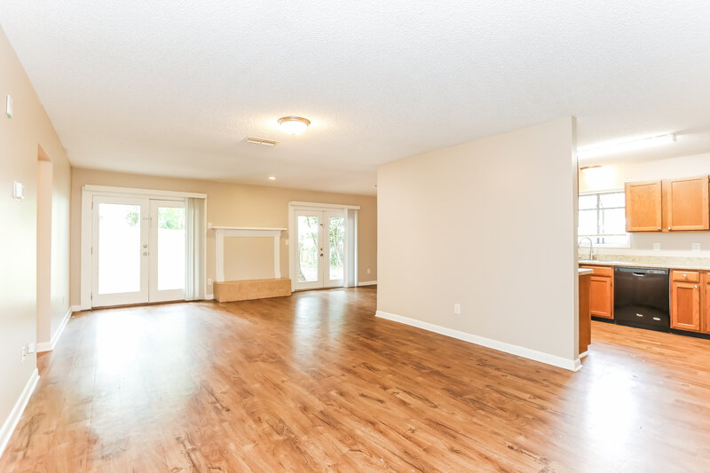 3,150/Mo, 5381 Fremont St Jacksonville, FL 32210 Living Room View