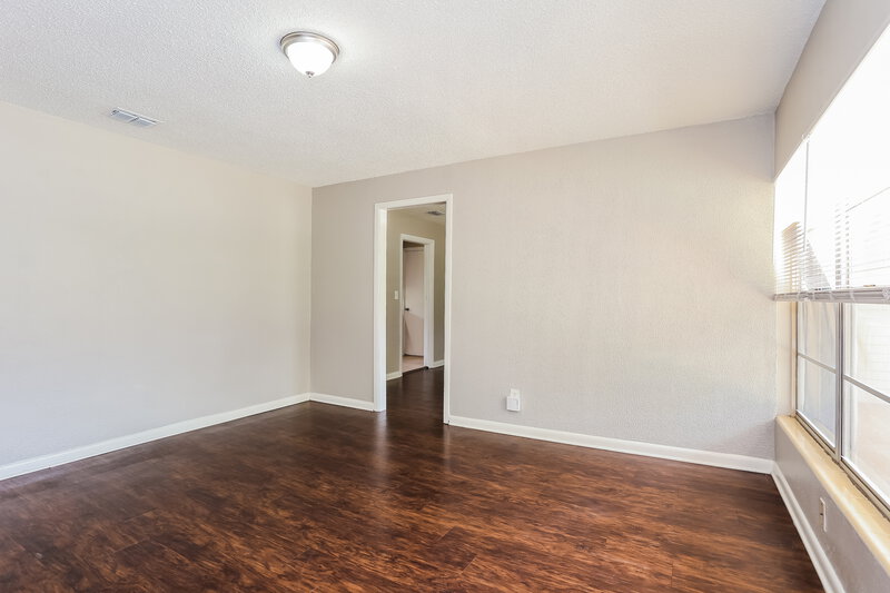 1,725/Mo, 5433 Matanzas Cir Jacksonville, FL 32211 Living Room View 2