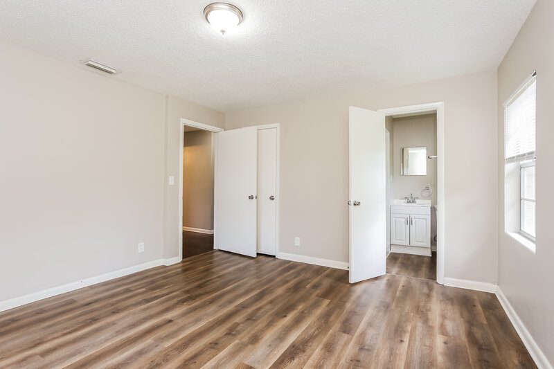 1,725/Mo, 5433 Matanzas Cir Jacksonville, FL 32211 Main Bedroom View