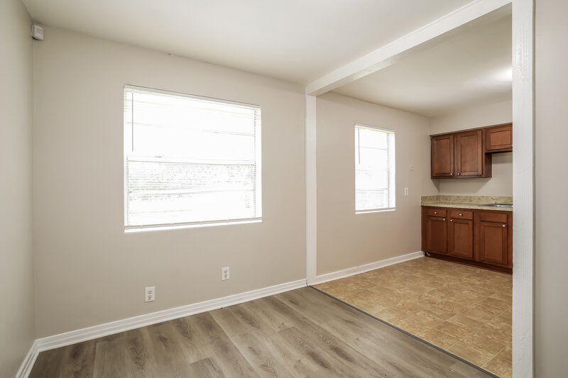 1,385/Mo, 5441 Cardan Rd Jacksonville, FL 32244 Dining Room View 2