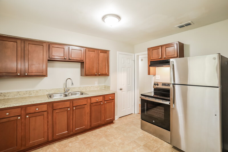 1,385/Mo, 5441 Cardan Rd Jacksonville, FL 32244 Kitchen View