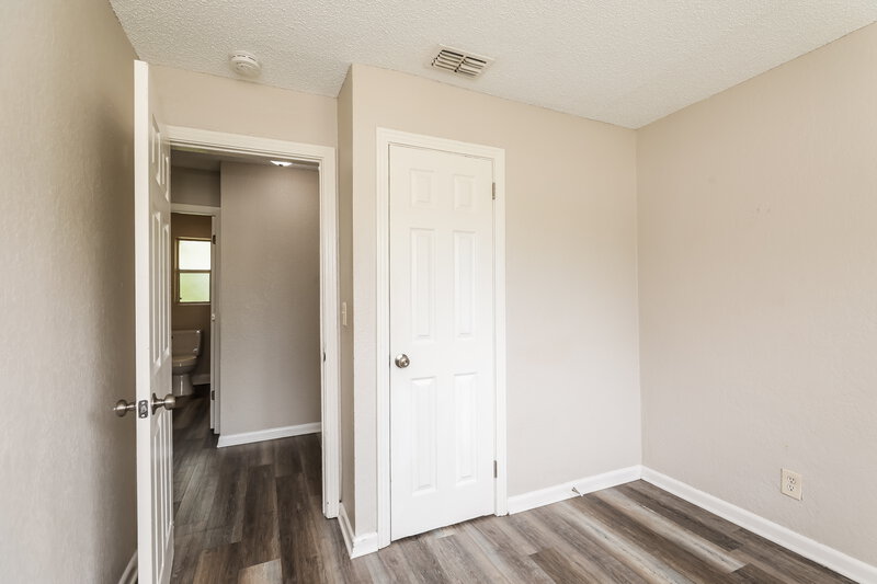 1,220/Mo, 5528 Vernon Rd Jacksonville, FL 32209 Bedroom View
