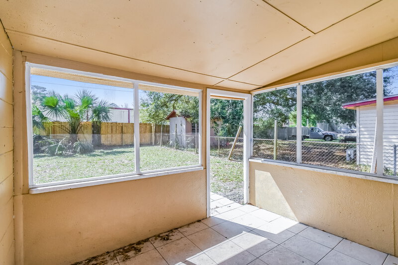1,540/Mo, 5664 Minocqua St Jacksonville, FL 32210 Sun Room View