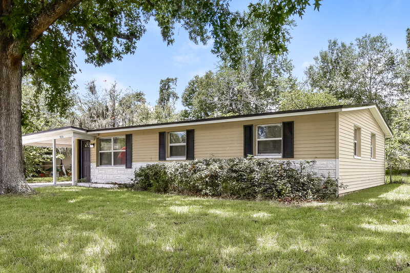 1,940/Mo, 5816 Sonora Dr W Jacksonville, FL 32244 Front View