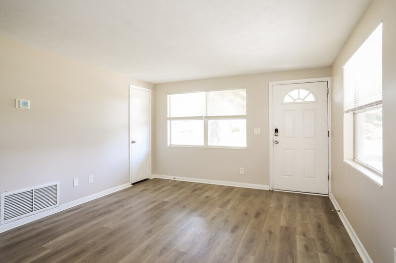 1,450/Mo, 5816 Sonora Dr W Jacksonville, FL 32244 Living Room View