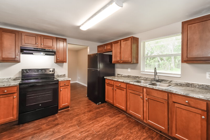 1,940/Mo, 5816 Sonora Dr W Jacksonville, FL 32244 Kitchen View