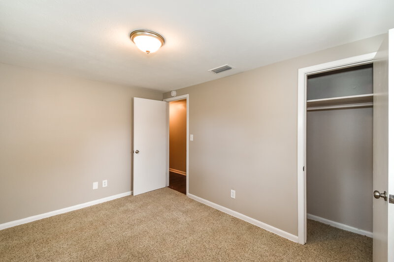 1,940/Mo, 5816 Sonora Dr W Jacksonville, FL 32244 Main Bedroom View