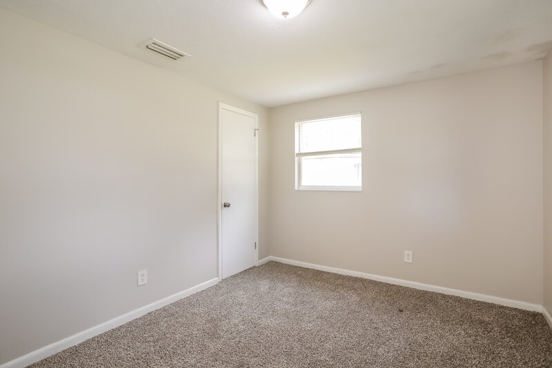 1,450/Mo, 5816 Sonora Dr W Jacksonville, FL 32244 Main Bedroom View