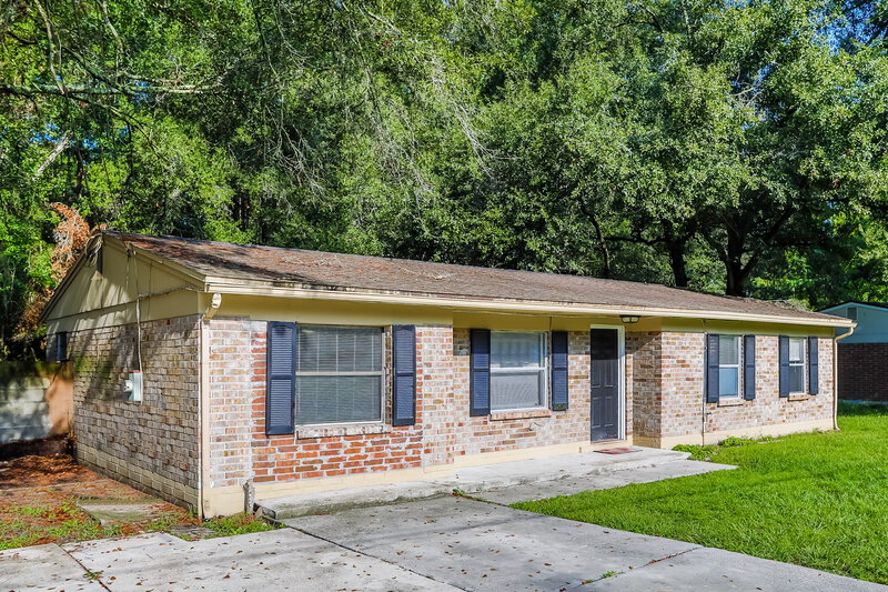 1,315/Mo, 5934 Camaro Dr W Jacksonville, FL 32244 Front View