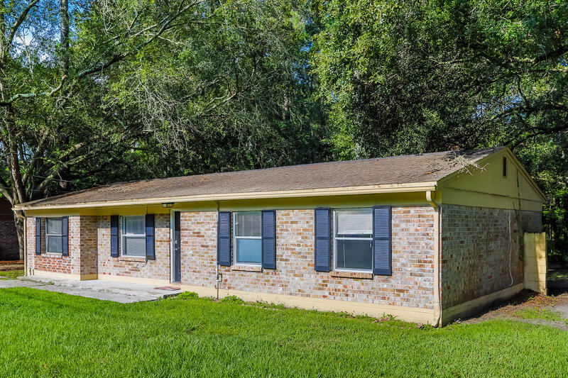 1,315/Mo, 5934 Camaro Dr W Jacksonville, FL 32244 Front View 2