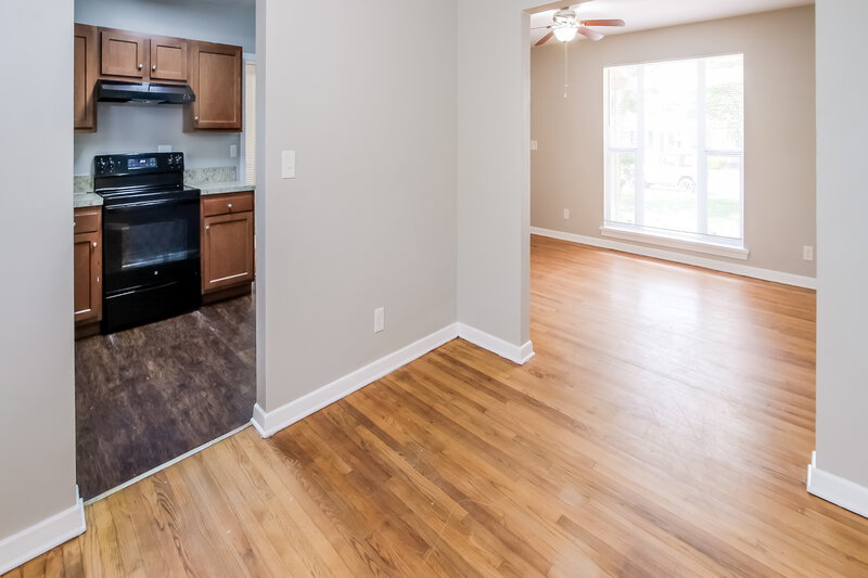 1,670/Mo, 6020 Woodside Dr Jacksonville, FL 32210 Dining Room View 2