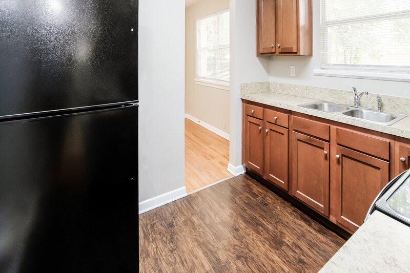 1,670/Mo, 6020 Woodside Dr Jacksonville, FL 32210 Kitchen View