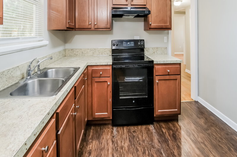 1,670/Mo, 6020 Woodside Dr Jacksonville, FL 32210 Kitchen View 2