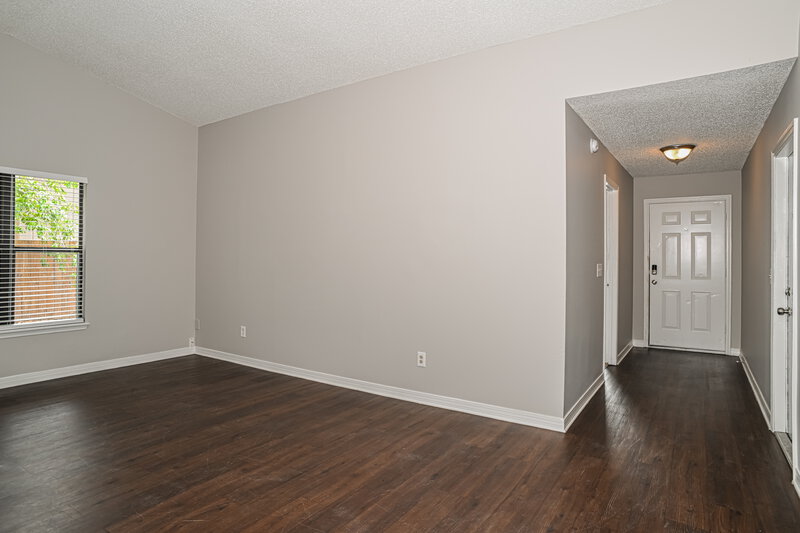 1,695/Mo, 6221 Alfredo Dr W Jacksonville, FL 32244 Living Room View 2