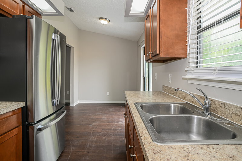 1,695/Mo, 6221 Alfredo Dr W Jacksonville, FL 32244 Kitchen View 3