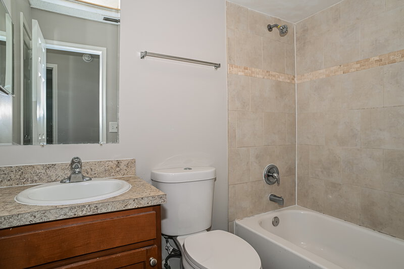 1,695/Mo, 6221 Alfredo Dr W Jacksonville, FL 32244 Bathroom View