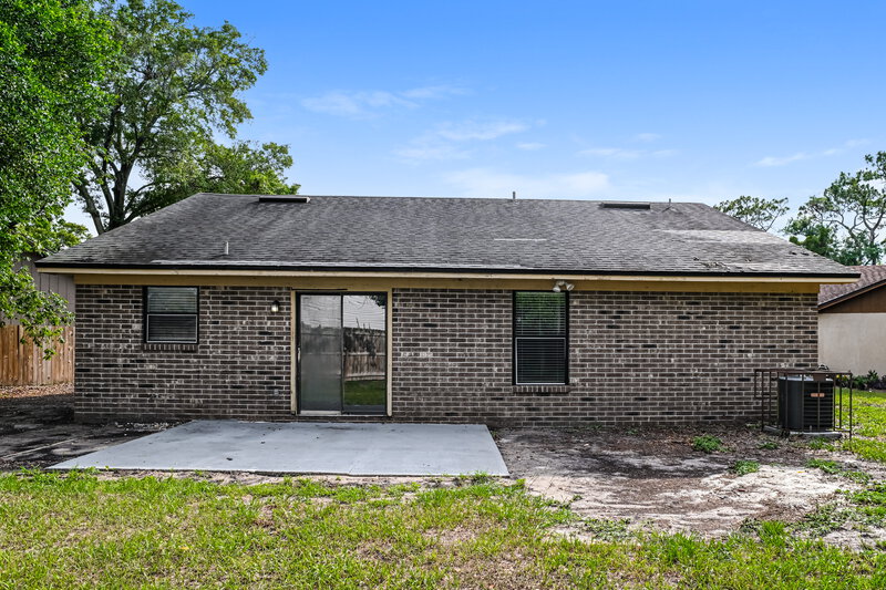 1,695/Mo, 6221 Alfredo Dr W Jacksonville, FL 32244 Rear View