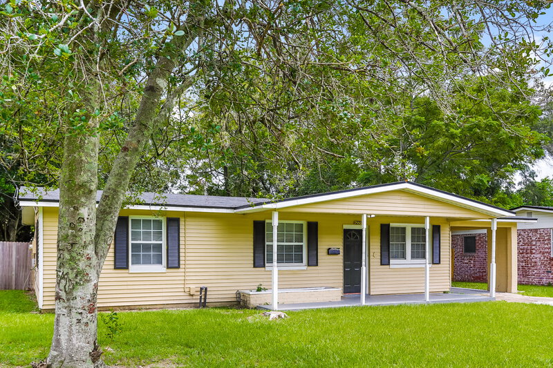 2,130/Mo, 6227 Pine Summit Dr Jacksonville, FL 32211 Front View