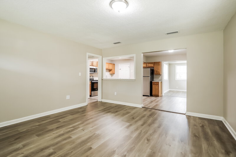 2,130/Mo, 6227 Pine Summit Dr Jacksonville, FL 32211 Living Room View 2