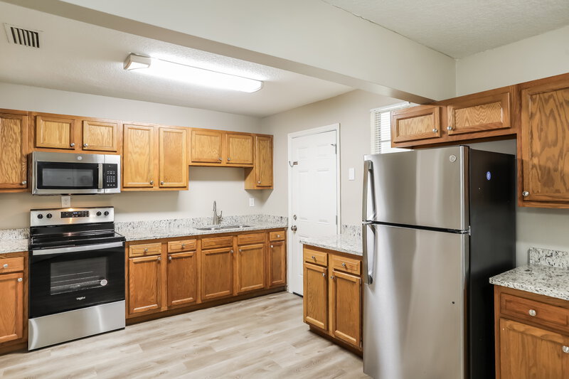 2,130/Mo, 6227 Pine Summit Dr Jacksonville, FL 32211 Kitchen View