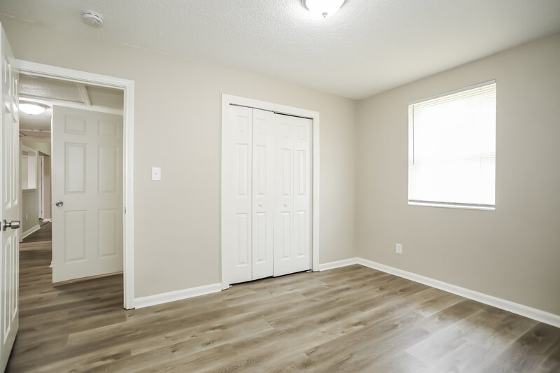 2,130/Mo, 6227 Pine Summit Dr Jacksonville, FL 32211 Main Bedroom View