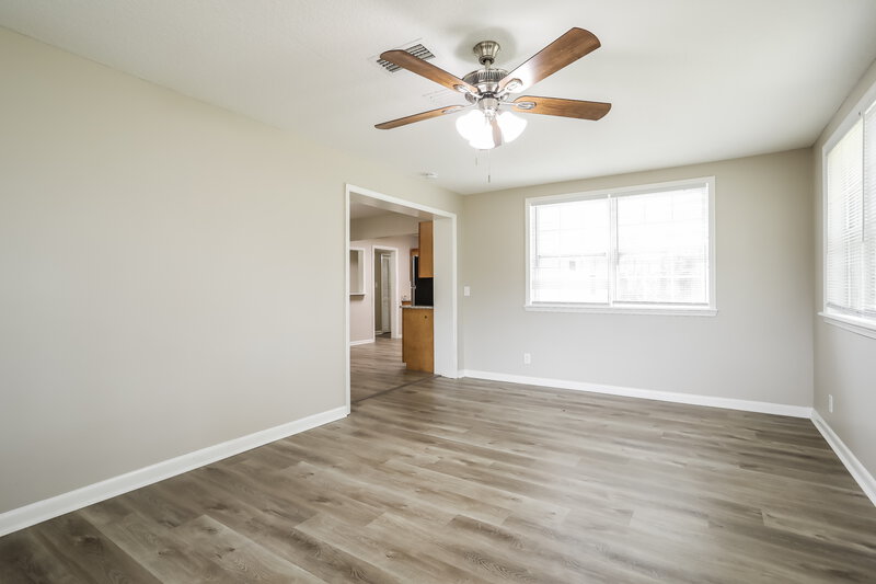 2,130/Mo, 6227 Pine Summit Dr Jacksonville, FL 32211 Bonus Room View 2