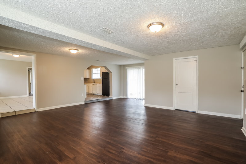 1,460/Mo, 6350 Pennant Dr W Jacksonville, FL 32244 Living Room View