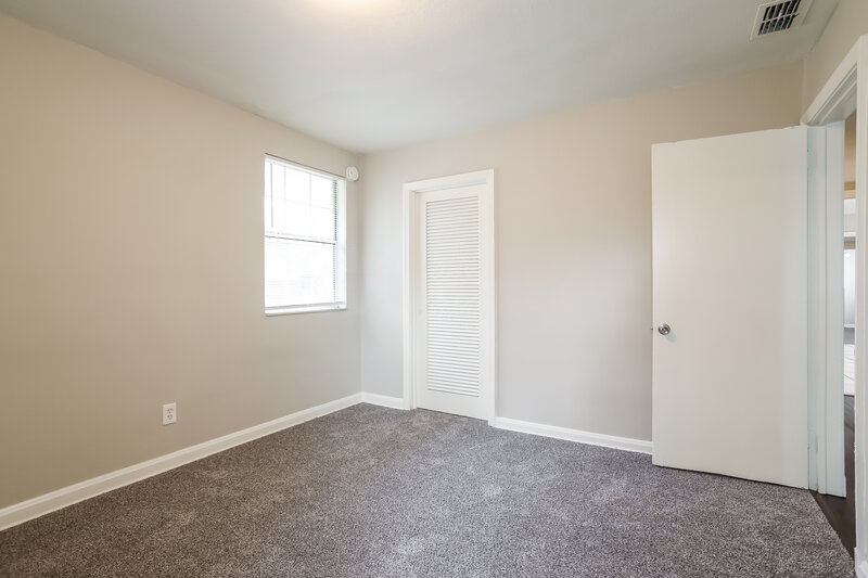 1,460/Mo, 6350 Pennant Dr W Jacksonville, FL 32244 Main Bedroom View