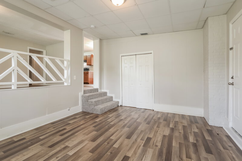 2,200/Mo, 6511 Burgundy Rd S Jacksonville, FL 32210 Family Room View