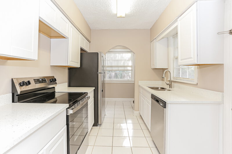 1,235/Mo, 6514 N Pearl St Jacksonville, FL 32208 Kitchen View