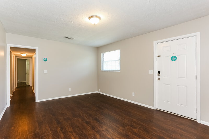 1,520/Mo, 6529 Hugh Ct Jacksonville, FL 32210 Living Room View 3