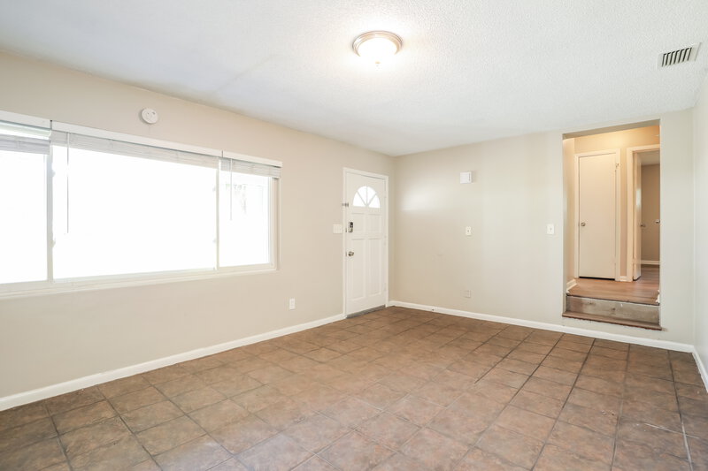 1,510/Mo, 6532 Albicore Rd Jacksonville, FL 32244 Living Room View