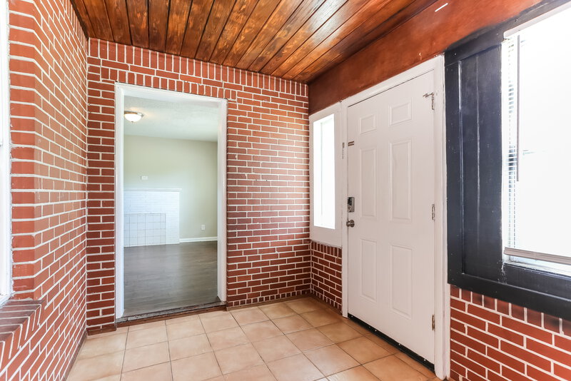 1,265/Mo, 6552 Perry St Jacksonville, FL 32208 Foyer View