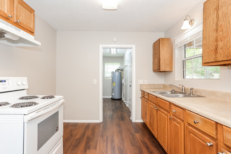 1,265/Mo, 6552 Perry St Jacksonville, FL 32208 Kitchen View 2