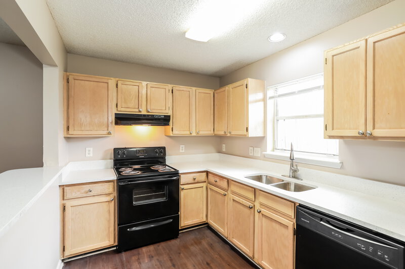 1,700/Mo, 6564 Lacey Ct Jacksonville, FL 32244 Kitchen View