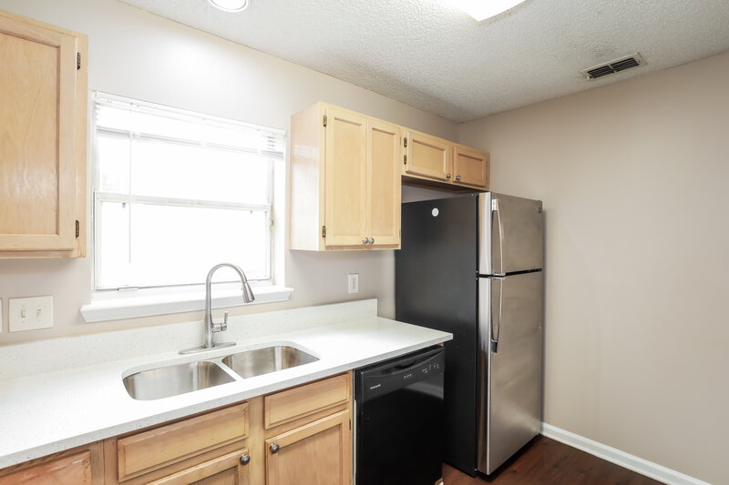1,700/Mo, 6564 Lacey Ct Jacksonville, FL 32244 Kitchen View 2