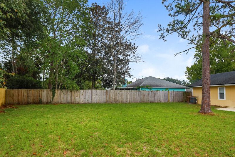 1,700/Mo, 6564 Lacey Ct Jacksonville, FL 32244 Rear View 2