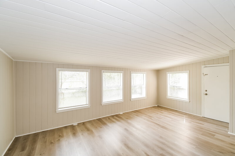 1,495/Mo, 657 Stanwick Rd Jacksonville, FL 32208 Family Room View 2