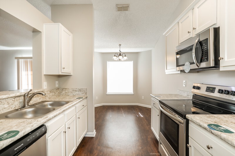 1,710/Mo, 6621 Delta Post Dr W Jacksonville, FL 32244 Kitchen View