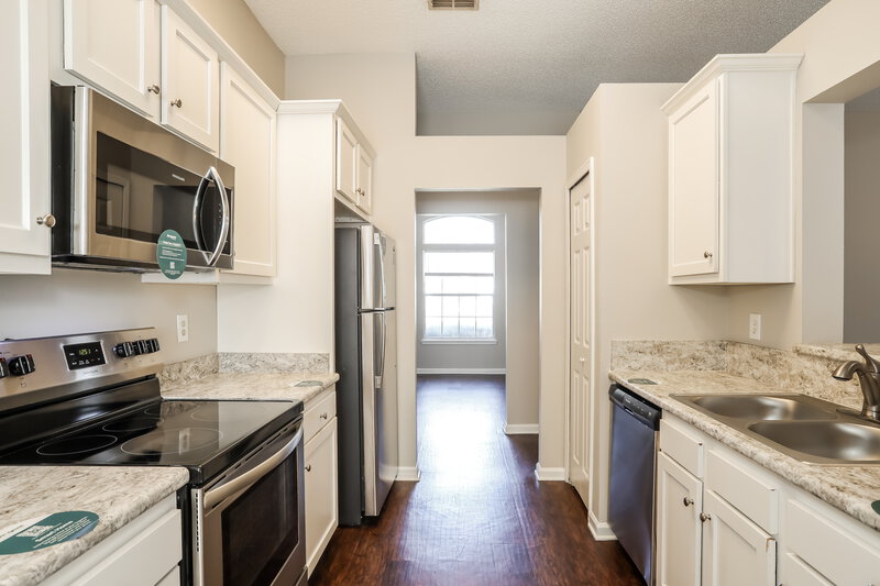 1,710/Mo, 6621 Delta Post Dr W Jacksonville, FL 32244 Kitchen View 2