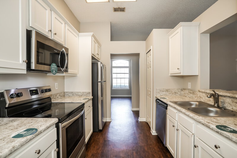 1,710/Mo, 6621 Delta Post Dr W Jacksonville, FL 32244 Kitchen View 3