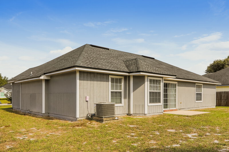 1,710/Mo, 6621 Delta Post Dr W Jacksonville, FL 32244 Rear View