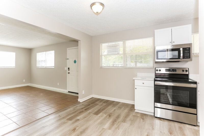 1,400/Mo, 6656 Valiant Dr Jacksonville, FL 32210 Living Room View