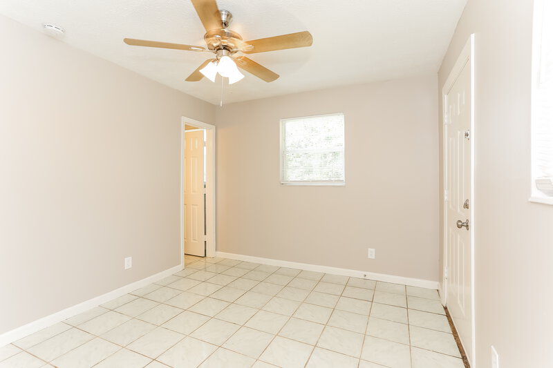 1,400/Mo, 6656 Valiant Dr Jacksonville, FL 32210 Main Bedroom View 2