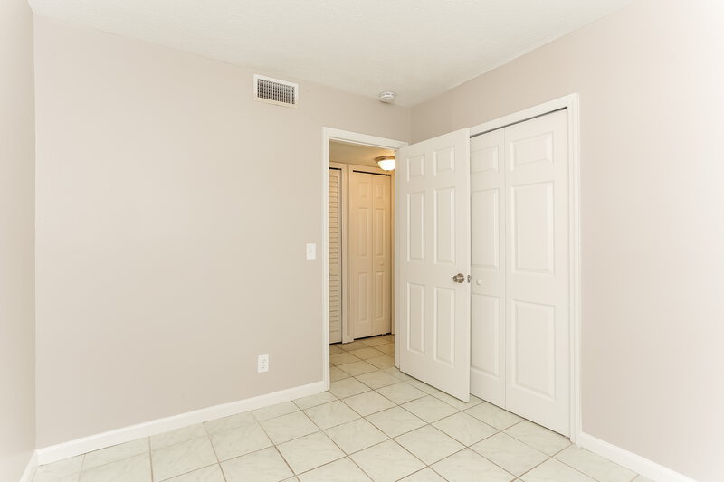 1,400/Mo, 6656 Valiant Dr Jacksonville, FL 32210 Bedroom View 3