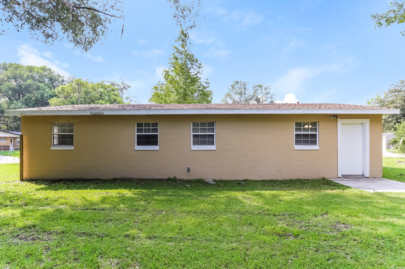 1,400/Mo, 6656 Valiant Dr Jacksonville, FL 32210 Rear View